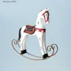 Altro Decorazioni per la casa Cavallo di legno a dondolo nordico cavallo retrò decorazione domestica innovativa decorazione del desktop oggetti di scena (bianco latte) Q240229