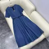 Milan Runway Dress 2024 Błękitne krótkie rękawy w szyku w szyku denim dżinsowy pasek długi sukienki wakacyjne vestidos de festa 22904