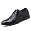 Классические туфли на низком каблуке, формальные мужские туфли для мальчиков, черно-красные кроссовки, спортивная акция, супер распродажа