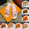 chinelos para mulheres slides sandálias de designer pantoufle sandles moda salto baixo em relevo plataforma de couro mulher marcas de luxo dhgate sapatos ao ar livre claquette 35-41