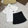 Ensembles de robes pour enfants de marque Logo brodé Survêtements pour enfants Vêtements pour bébés filles Taille 100-160 blanc Chemise et jupe à manches courtes 24Feb20