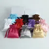 Smyckespåsar 50st Silk Satin Bag Packing Organizer med Ribbon Wedding Christmas Candy Whosale Custom Present Present