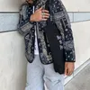 남자 재킷 트렌디 한 남성 재킷 캐슈 꽃 피겨 스마트 슬림 한 잘 생긴 느슨한 거리 상판 세련된 레트로 야구 스타일