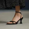 Zapatos de vestir Sandalias de verano para mujer Estilo francés Damas Diseño simple Cuero de vaca en tacón fino 7.5 CM MujerH24229