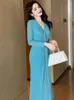 Swobodne sukienki dla kobiet francuska elegancka kobieta barem Blue Korean Goaze jasne fałdowanie rhinestone plisowane długie szaty koktajlowe koktajlowe koktajle vestido