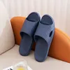 Gai Sandals الرجال والنساء طوال الصيف الأزواج الداخليين يأخذون الاستحمام في الحمام 008