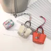 Keychains Lanyards Designer Mini Bucket Bag HeadsetSet Bag Pendant äkta läderkorg Bag Pendant Creative Cute Car Key Chain Female 2Al00