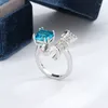 Кольца кластера Sweet Wind Girl Sense Water Drop Bow Ring Light Роскошный дизайн Открытие Регулируемый синий сахарный бриллиант S925 Пары для женщин