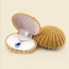 Hela 10st Shell Form Velvet Engagement Wedding Party Ring Case Söta örhängen Halsband Pendant Smycken Display Storage Organ 2024229