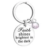 Schlüsselanhänger MYLONGINGCHARM Schlüsselanhänger Geschenk Edelstahl Faith Shines Brightest In The Dark Zitat