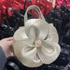 이른 봄 뉴 여자 가방 패션 디자인 꽃잎 꽃 토트 가방 창조적 인 꽃 핸드백 싱글 어깨 크로스 바디 체인 가방 031624-111111