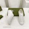 g2024 Designerversie Bijenleren schoen Mode sneaker Hoge trainer Kleuraanpassing Kleine witte dames Echte damesborduurwerk Veelzijdig Heren Board Casual 4om2