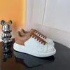 Scarpe casual Amante del marchio Moda femminile Vera pelle Stringate Appartamenti Maschile Platform Sneakers Uomo Donna Scarpe da passeggio per esterni