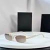 Lyxdesigner solglasögon för kvinna mode mens solglasögon designer klassisk högkvalitativ vete öron solglasögon fyrkantiga lyxglasögon uv400 9567 med låda