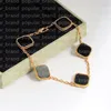 Luksusowy klasyczny 4/Four Leaf Clover Charm Bracelets Bracelets Projektantka 18K Gold Mother-of-Pearl For Girl Women Birthday