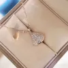 2024 mode Vrouwen Luxe Designer Hanger Ketting Kettingen Bruiloft Rok met Live Sieraden Champagne Goud Vrouwelijke Rose Versie Veelzijdige Kraag