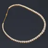 Precious Round Cut Hip Hop Necklace Lab odlad diamant utformad i 14 kt gult guld med IGI -certifierad och VVS -tydlighet