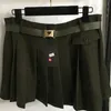 Metalen gesp geplooid Korte rok Women Fashion Belt Mini -driehoek Een lijnjurk half