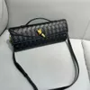 Weaving Banket Bag Cowhide Andiamo Clutch Handväska Avancerad horisontell handväska Single Shoulder Crossbody Bag 240215