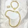 Collana Orecchini Set Dubai Gioielli 3 pezzi Set di braccialetti per le donne Placcato oro 18 carati Catena a maglia Decor Accessorio per matrimonio di moda Regalo