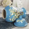 Bottiglie Vaso del tempio cinese Uccello e fiore Coperchio in ceramica Fiore di prugno Pittura Vaso di zenzero El Decorazione domestica Colore blu