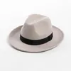 Beretler Basit Avrupa Amerikan Sıcak Sonbahar Kış Kış Büyük Boyu Fadora Şapkası Kadın Erkek Kovboy Geniş Moda Caz Panama Hisset