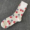 Damensocken, lustig, niedlich, Cartoon-Früchte, Bananen, Wassermelonen, Erdbeeren, Ananas, Kirsche, Obst, Kekse, Essen, glückliches Skateboard