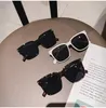 Moda Tasarımcı Güneş Gözlüğü Açık Mekan Zamansız Klasik Stil Gözlükleri Retro Erkek ve Kadın Sporunu Sürüş Çok Renkli Top2