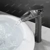 Banyo Lavabo muslukları tüm bakır masa masası musluk şelale tarzı soğuk ve su yıkama ev beyaz altın silah gri