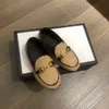 designer barn sneakers mode barn skor storlek 26-35 khaki färg nät bokstaven jacquard baby casual skor låda skydd aug30
