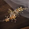 Haarspangen Vintage Goldfarbe Perlen Kämme Tiara Hochzeit Brautaccessoires Frauen Blatt Blumen Handgefertigter Kopfschmuck