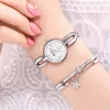 Relojes de pulsera Moda para niñas Reloj compacto y de moda Estilo universitario Pequeña pulsera fina Estudiante de diamantes