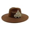 Hoeden met brede rand Emmer Dameshoed Eenvoudige kerk Derby Top Panama Effen vilt Fedora's voor dames Jazzpet Parelkroonaccessoires 230831