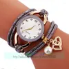 Montres-bracelets 100pcs / lot Fashion Lady Wrap autour de la montre en cuir coeur perle pendentif tissage quartz décontracté montre-bracelet en gros horloge