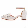 Scarpe eleganti Sandali con tacco alto con blocchi di cristallo Scarpe da sposa con perle bianche Scarpe da sposa con punta a punta Cinturino con fibbia Scarpe da donna R230901