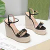 Hoge hakken Designer Strogeweven sleehak Platform Vrijetijdsschoenen Hellingwortelsandalen Enkelband Open teen Kalfsleer Instappers Dames Hoge hak mode vrijetijdssneakers