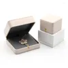 Smyckespåsar Beige Box Pu Leather Ring Earing Holder Packaging Case Gift Marriage Storage Organizer Casket