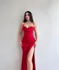 Seksi kırmızı balo elbiseleri spagetti bölünmüş gece elbise pleats geri dantel yukarı resmi uzun özel ocn parti elbise