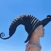 ワイドブリム帽子バケツファッション角度のある魔女帽子尖塔魔法使い大きなルーチのクリエイティブな女性コスチュームアクセサリー230831