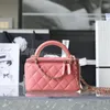 Lyxdesigner kvinnor handväska 10a spegel kvalitet fårskinn kosmetiska väskor litet fåfänga fodral