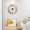 Horloges murales Décor à la maison Style européen Horloge Métal Silencieux Horologe Design minimaliste Salon Bureau Art Suspendu