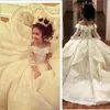 Vintage koronkowe suknie balowe dziewczyna suknie konkursowe 2017 poza ramię 3 4 długie rękawy Dzieci kwiat dziewczyny sukienka Ruffle Train2735