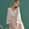 Damen-Nachtwäsche, Damen-Nachthemd, elegantes Damen-Sommerkleid, Weiß, Rosa