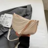 Akşam çantaları moda azınlık zinciri omuz çantası kadınlar için düz renkli pu deri crossbody kadın serin kız çanta koltuklu paket