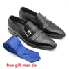 Kleidschuhe Klassische handgefertigte Herren-Quasten-Loafer aus echtem Leder Slip-on-Schnalle mit Flügelspitze im italienischen Stil Brogue-Hochzeit für Männer