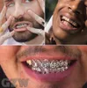 18K Oro Reale Martellato Denti Fang Grillz Punk Hip Hop Vampiro Bocca Dentale Griglie Brace Dente Cap Rapper Gioielli per Cosplay Costume Festa di Halloween Regali All'ingrosso