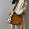 Kvällspåsar retro mocka axel crossbody för kvinnor vinter lyxig designer stor kapacitet matt satchel damer handväskor 230831