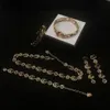Goldene Halskette, Designer-Armband für Damen, Designer-Schmuck, Damen-Ringe, Anhänger-Halsketten, luxuriöse Diamant-Blumen-Halskette, Hochzeitsgeschenk, Schmuckset