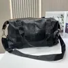 Sacs pour hommes Sacs à main Duffel noirs Fourre-tout Épaule Cross Body Sac de voyage Grande capacité Sac à main PD Mode Hommes Femmes Voyage d'affaires Bagages