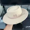 Beanie Skull Caps Chegada Lã Fedora Hat para Mulheres com Starfish Shell Ring e Chain Strap Gambler Hat 230831